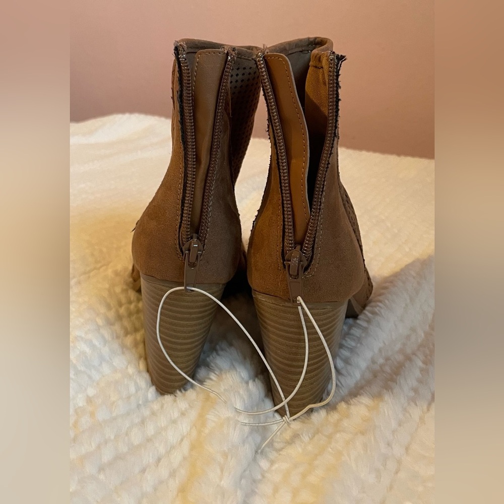 KAARI Blue | Frankie Block Heel Boots | Slouchy Western Ankle Boots | NWOB - Picture 12 of 14